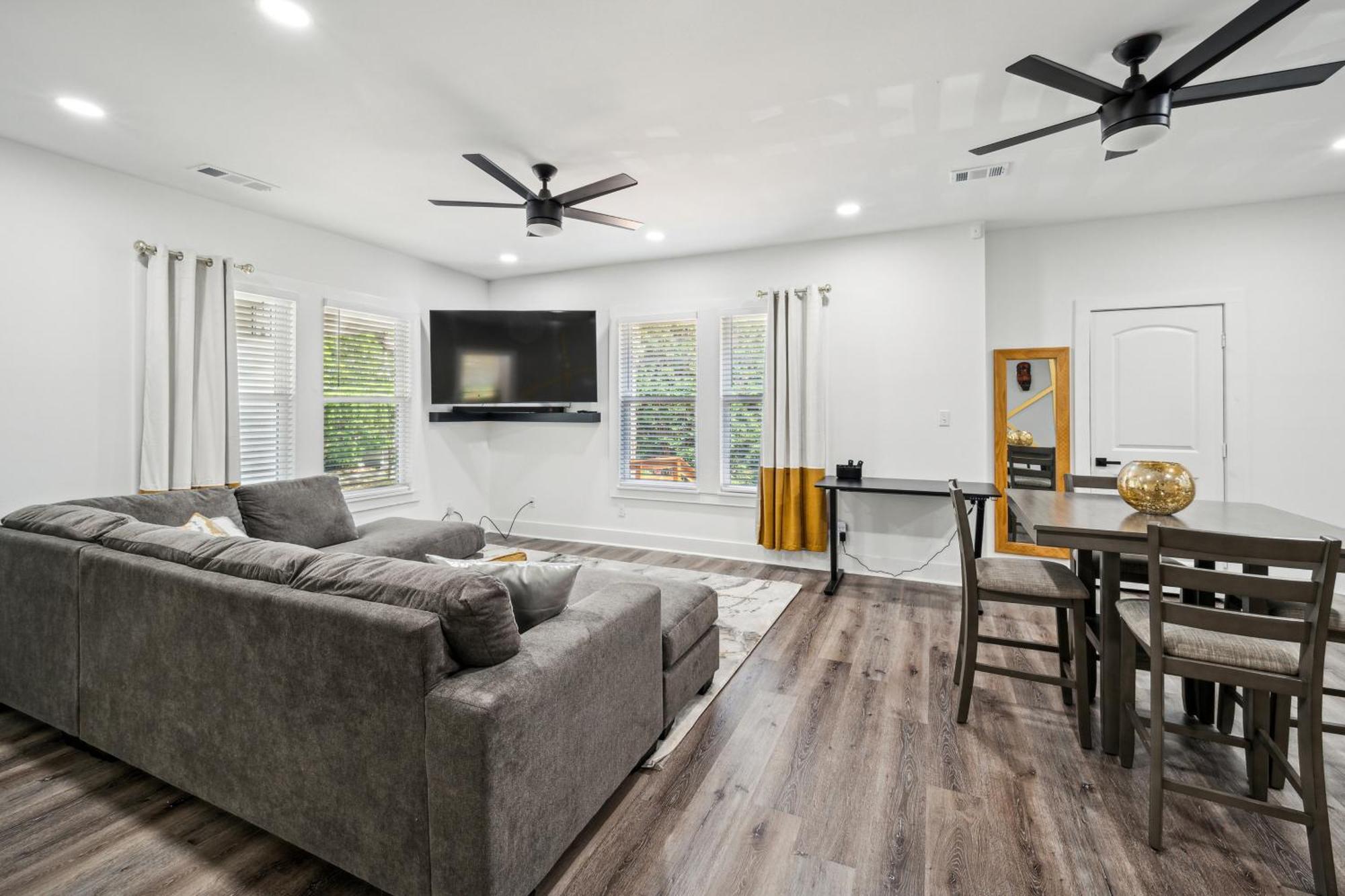 Centrally Located Home In Atlanta-10 Mins From Ga Aquarium, Mercedes Benz Stadium, & Much More Exterior photo